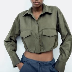 Zara semi-cropped jacket with scrunch at the bottom new with tag size “L”